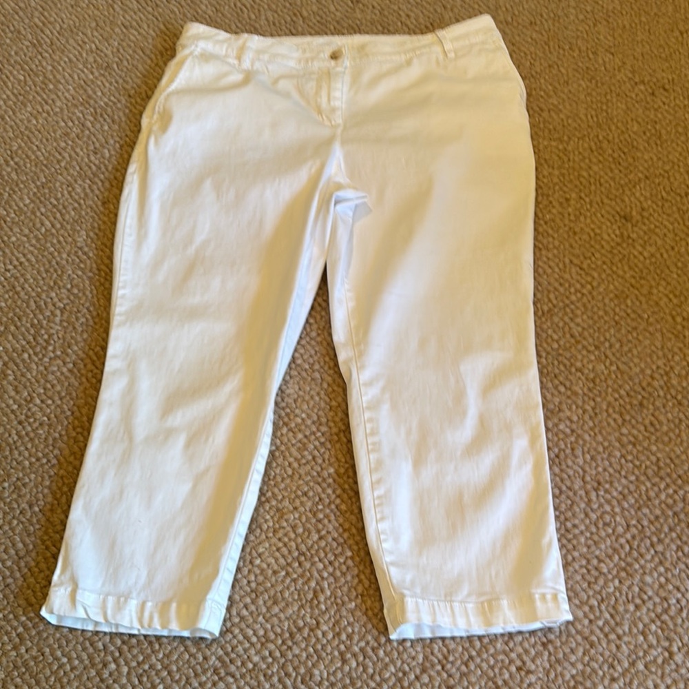 Tommy Bahama white Size 12 crisp cotton Capri Pants